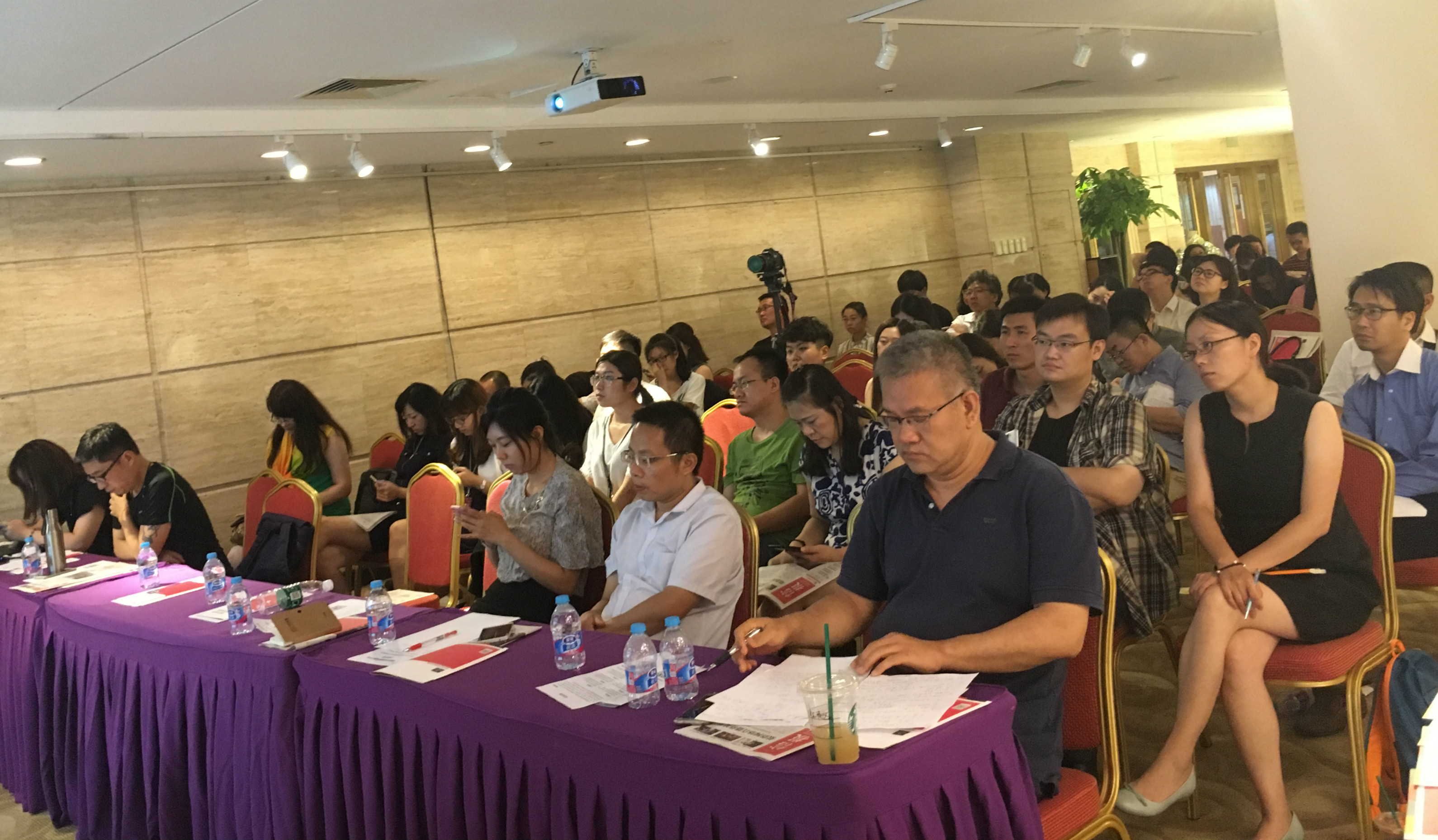 美通社新傳播茶會：全媒體時(shí)代醫(yī)療健康行業(yè)的傳播新思路